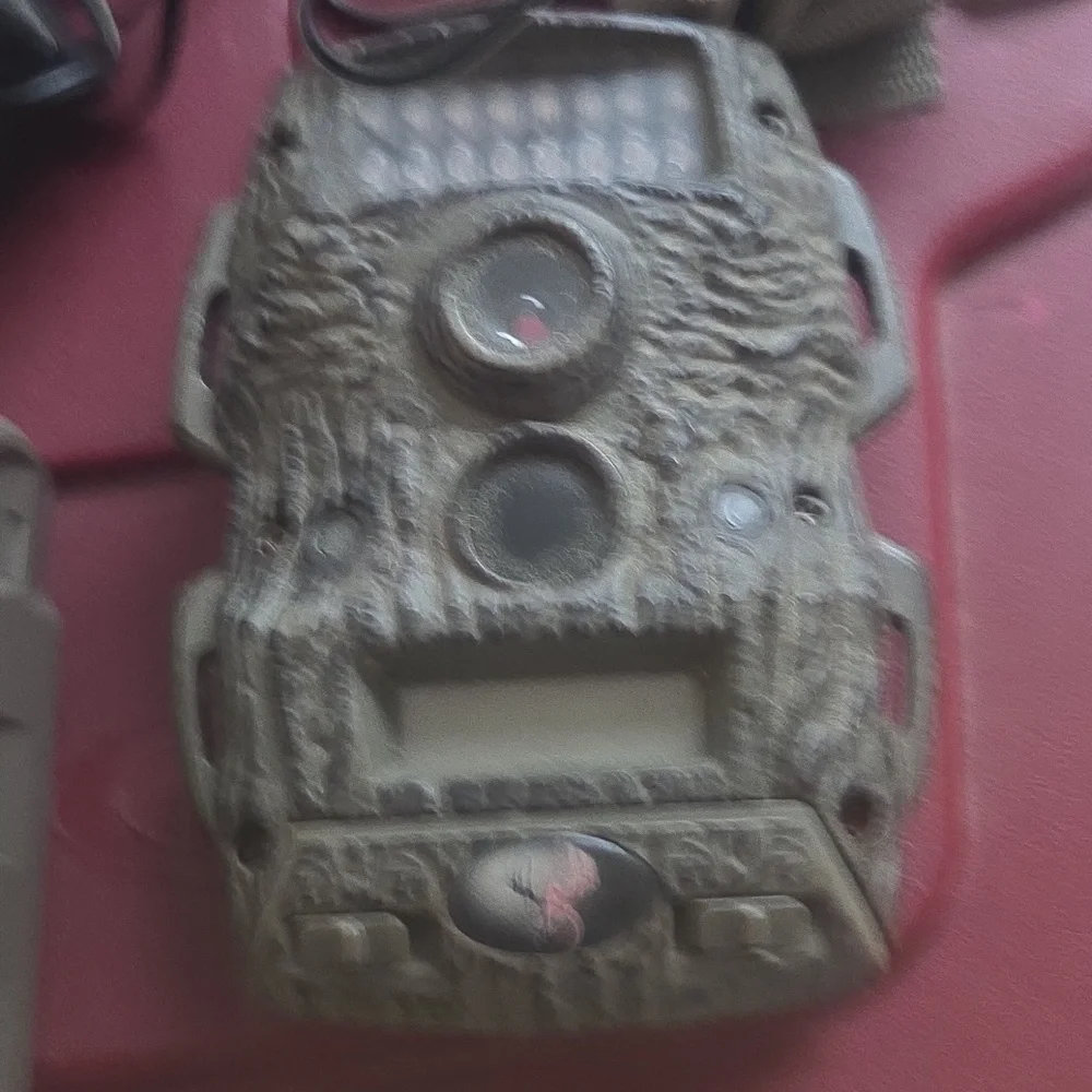 Camouflage Trail Cameras X 2
